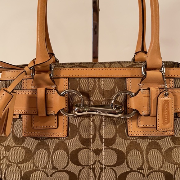 Coach Hampton Shoulder Bag - Picture 3 of 12